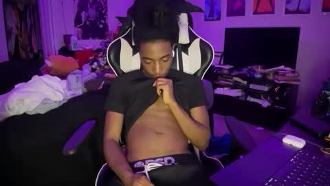 Snapshot of shoddybig chatting on April 8, 6:02 am shoddybig online show from April 8, 6:02 am