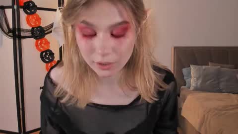 Agatha online show from October 31, 2:40 pm