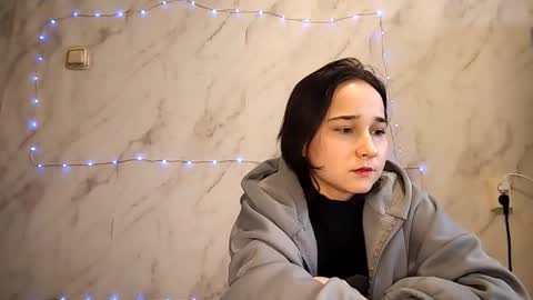 Snapshot of shonnacooperrider chatting on December 16, 11:04 am Margo online show from December 16, 11:04 am