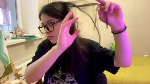 Marie online show from June 6, 12:10 pm