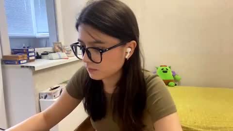 Marie online show from June 19, 2:32 pm