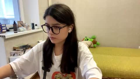 Marie online show from June 27, 2:34 pm