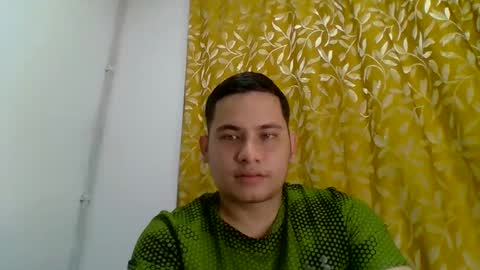 Snapshot of short_daddy777 chatting on April 28, 2:27 am short_daddy777 online show from April 28, 2:27 am