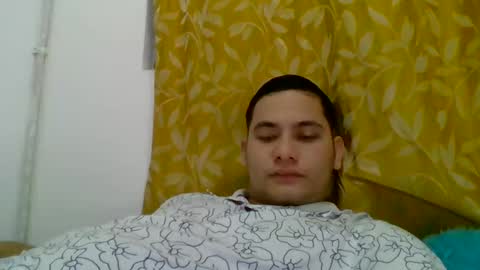 Snapshot of short_daddy777 chatting on April 29, 1:43 am short_daddy777 online show from April 29, 1:43 am