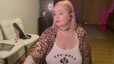 Snapshot of showmebbw chatting on November 23, 11:32 am Mimi online show from November 23, 11:32 am