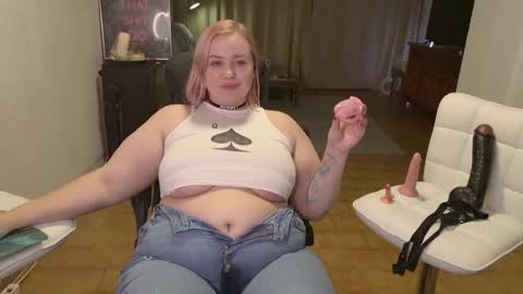 Snapshot of showmebbw chatting on December 13, 7:53 pm Mimi online show from December 13, 7:53 pm