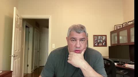 Chicago Guy online show from September 30, 7:52 pm