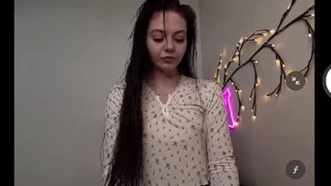 showviolet online show from February 11, 7:24 am