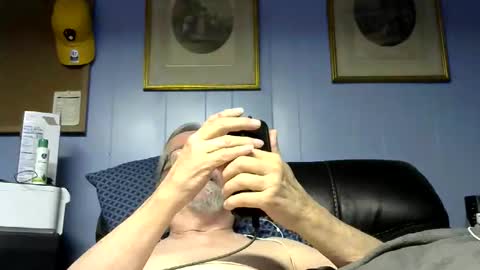 Snapshot of shpoink chatting on January 6, 3:43 am shpoink online show from January 6, 3:43 am