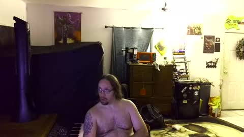 Snapshot of shredmancer chatting on May 6, 2:08 am shredmancer online show from May 6, 2:08 am