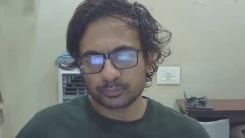 Snapshot of shubhamkhandelwal123 chatting on April 8, 3:23 pm shubhamkhandelwal123 online show from April 8, 3:23 pm