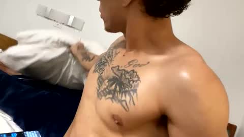 Snapshot of shurthingxx chatting on January 15, 10:49 am shurthingxx online show from January 15, 10:49 am