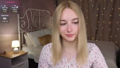 Polly online show from May 9, 12:05 am