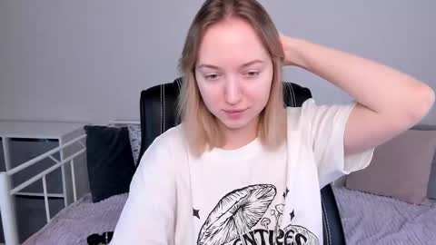 Anna online show from March 3, 5:53 am