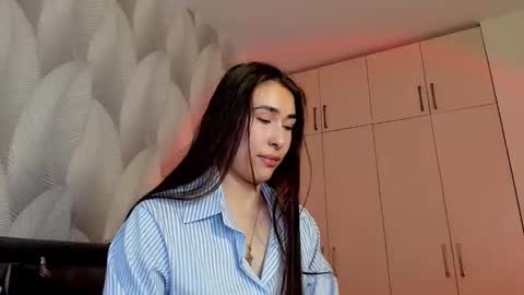 Snapshot of shy_bambiii chatting on February 18, 2:51 am Mika online show from February 18, 2:51 am