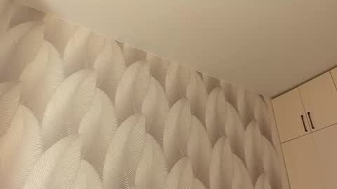 Snapshot of shy_bambiii chatting on February 26, 4:00 am Mika online show from February 26, 4:00 am