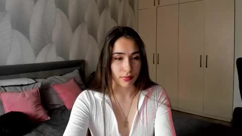 Snapshot of shy_bambiii chatting on March 3, 4:07 am Mika online show from March 3, 4:07 am