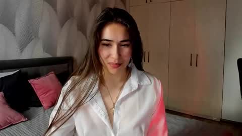 Snapshot of shy_bambiii chatting on March 23, 2:04 am Mika online show from March 23, 2:04 am