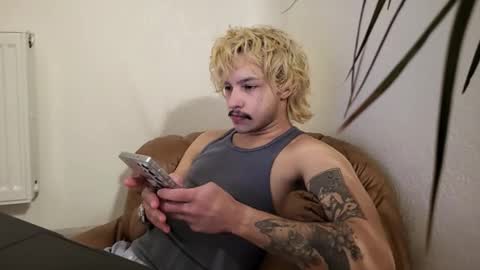 your shy boy online show from February 14, 2:47 pm