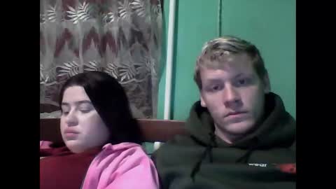 Snapshot of shy_couple_cute chatting on February 10, 9:36 am shy_couple_cute online show from February 10, 9:36 am