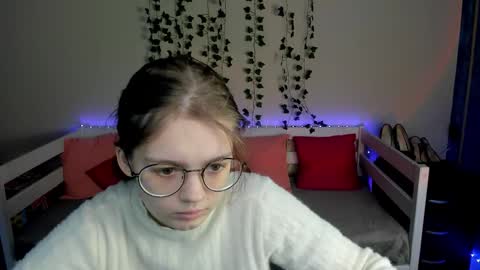 shy_elina01 online show from October 21, 10:27 am