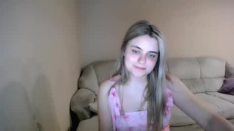 shy_sabrina_ online show from March 24, 10:48 pm
