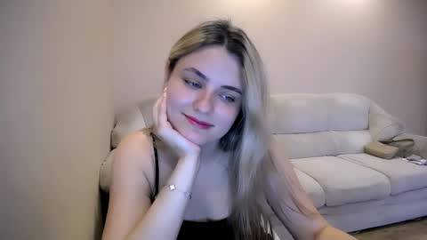 shy_sabrina_ online show from June 3, 1:03 pm