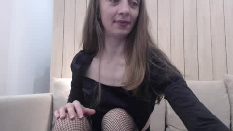 shy_schoolgirl_ online show from December 30, 2:40 pm