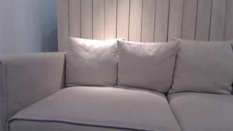 shy_schoolgirl_ online show from January 24, 6:35 pm
