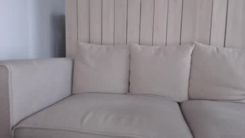 shy_schoolgirl_ online show from February 2, 2:13 pm