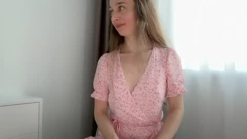 shy_schoolgirl_ online show from June 14, 6:21 pm