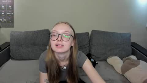 Snapshot of shy_suchka chatting on September 29, 4:01 pm Melissa online show from September 29, 4:01 pm