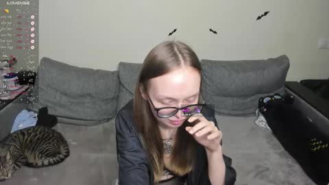 Snapshot of shy_suchka chatting on November 14, 11:35 pm Melissa online show from November 14, 11:35 pm