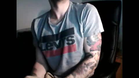 shyboyhugecum2020 online show from February 15, 5:19 am