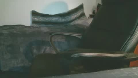 shyboyhugecum2020 online show from November 23, 5:18 am