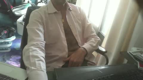 Snapshot of shyfrenchcock chatting on April 21, 3:17 pm shyfrenchcock online show from April 21, 3:17 pm