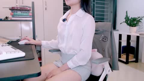 shyn_22 online show from October 15, 3:45 pm