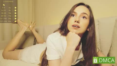Snapshot of shypeachmaru chatting on March 12, 9:32 pm Mary online show from March 12, 9:32 pm