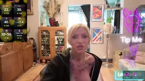 Snapshot of shytrans_uk chatting on March 30, 11:33 am shytrans_uk online show from March 30, 11:33 am