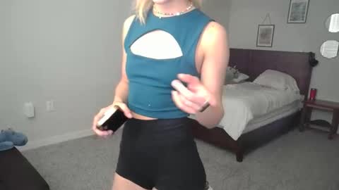 shypetitebaby online show from January 10, 3:47 pm