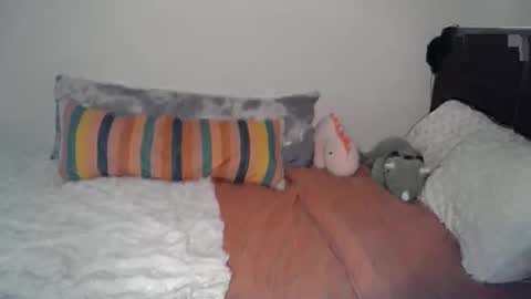 Snapshot of shyy_petitebaby chatting on March 18, 5:16 pm shypetitebaby online show from March 18, 5:16 pm