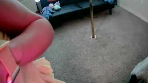 Snapshot of shyy_petitebaby chatting on March 21, 5:38 pm shypetitebaby online show from March 21, 5:38 pm