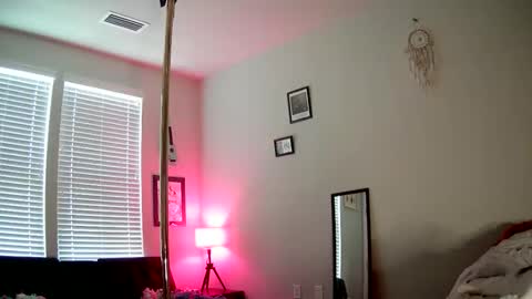 shypetitebaby online show from April 24, 5:26 pm