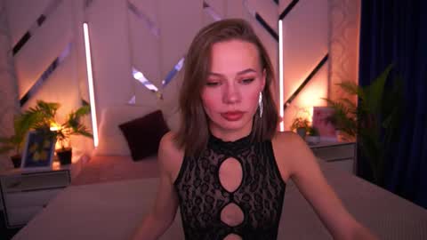 Snapshot of shyysiren chatting on December 15, 8:40 am shyysiren online show from December 15, 8:40 am