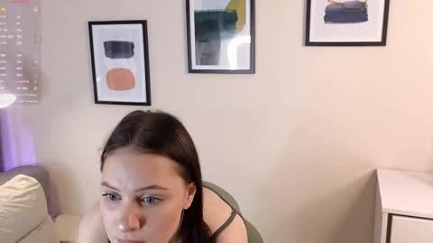 Snapshot of sia_berly chatting on February 25, 3:32 pm Eva online show from February 25, 3:32 pm