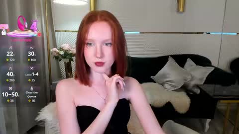 Snapshot of sia_hart chatting on June 20, 7:27 pm Sia online show from June 20, 7:27 pm