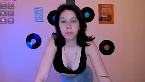 sia_moon1 online show from June 13, 7:23 pm