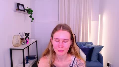 sia_sky online show from June 13, 3:10 pm