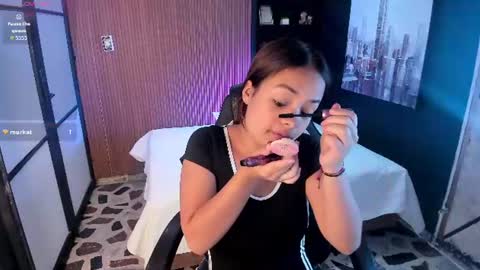 siafoxx_ online show from June 10, 9:25 pm
