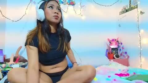 Snapshot of siara_bonny chatting on March 8, 1:36 am Siara online show from March 8, 1:36 am